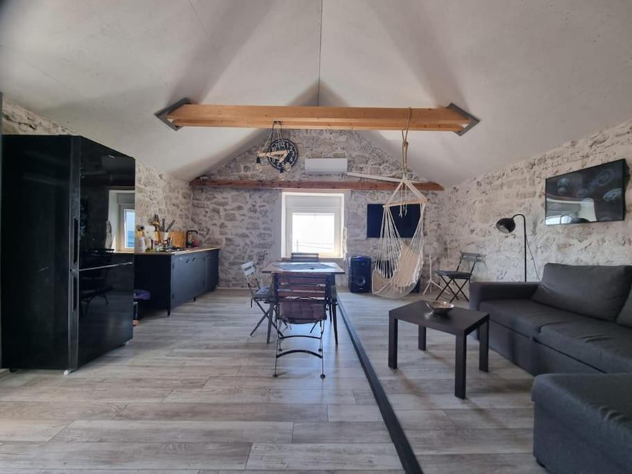Vila Kyra Rtina Exteriér fotografie